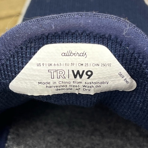 Allbirds Navy Tree Runner - Picture 6 of 7